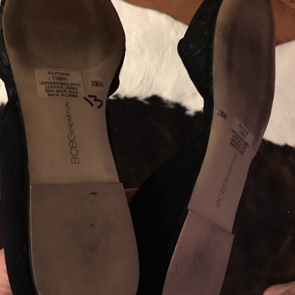 BCBG Generation black pointy-toe flats - Picture 3 of 3